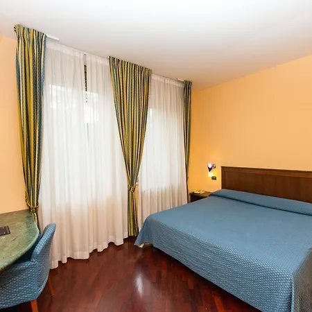 Hotel Millennium Palace